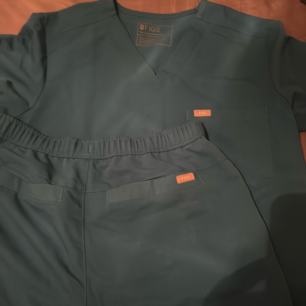 Male Figs scrub set